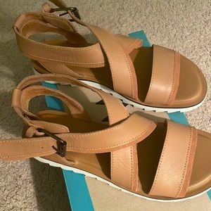 Tons Sandals